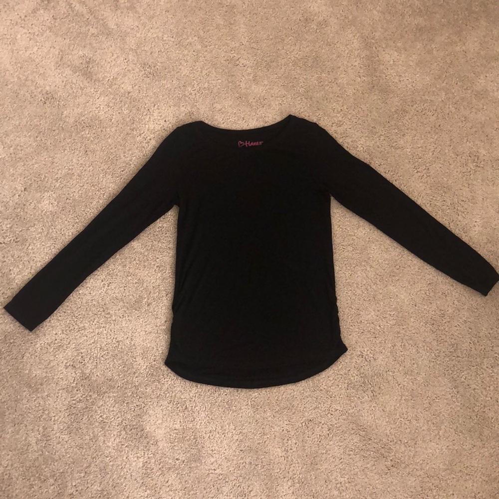 Black long sleeve shirt.